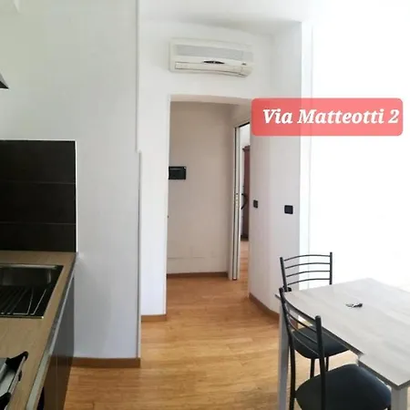 Via Matteotti & Via Carracci Apartament Bolonia